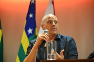 Professor canadense participará de atividades junto ao PPGE